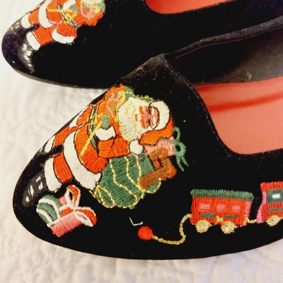 Worthington Vintage Christmas Velour Flats - Picture 6 of 11